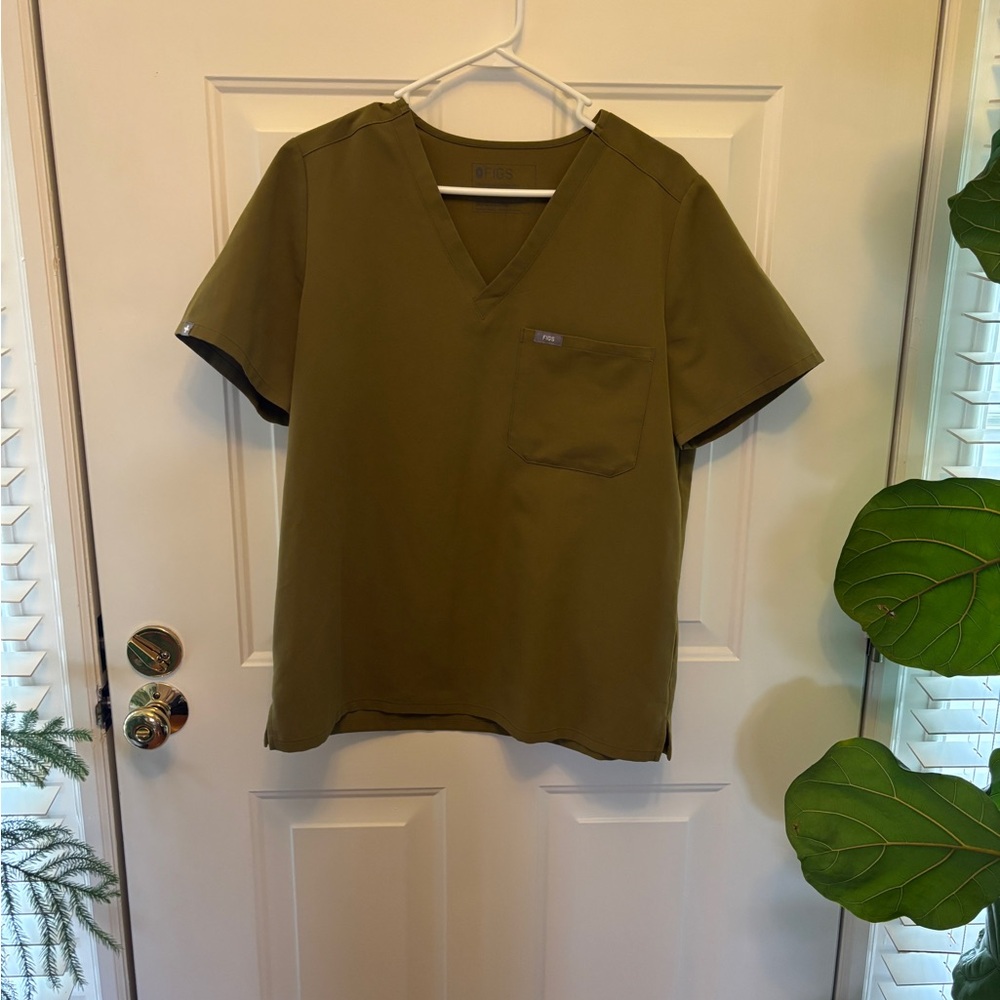 Figs Scrub Top VGUC PO#2396 Martini Olive